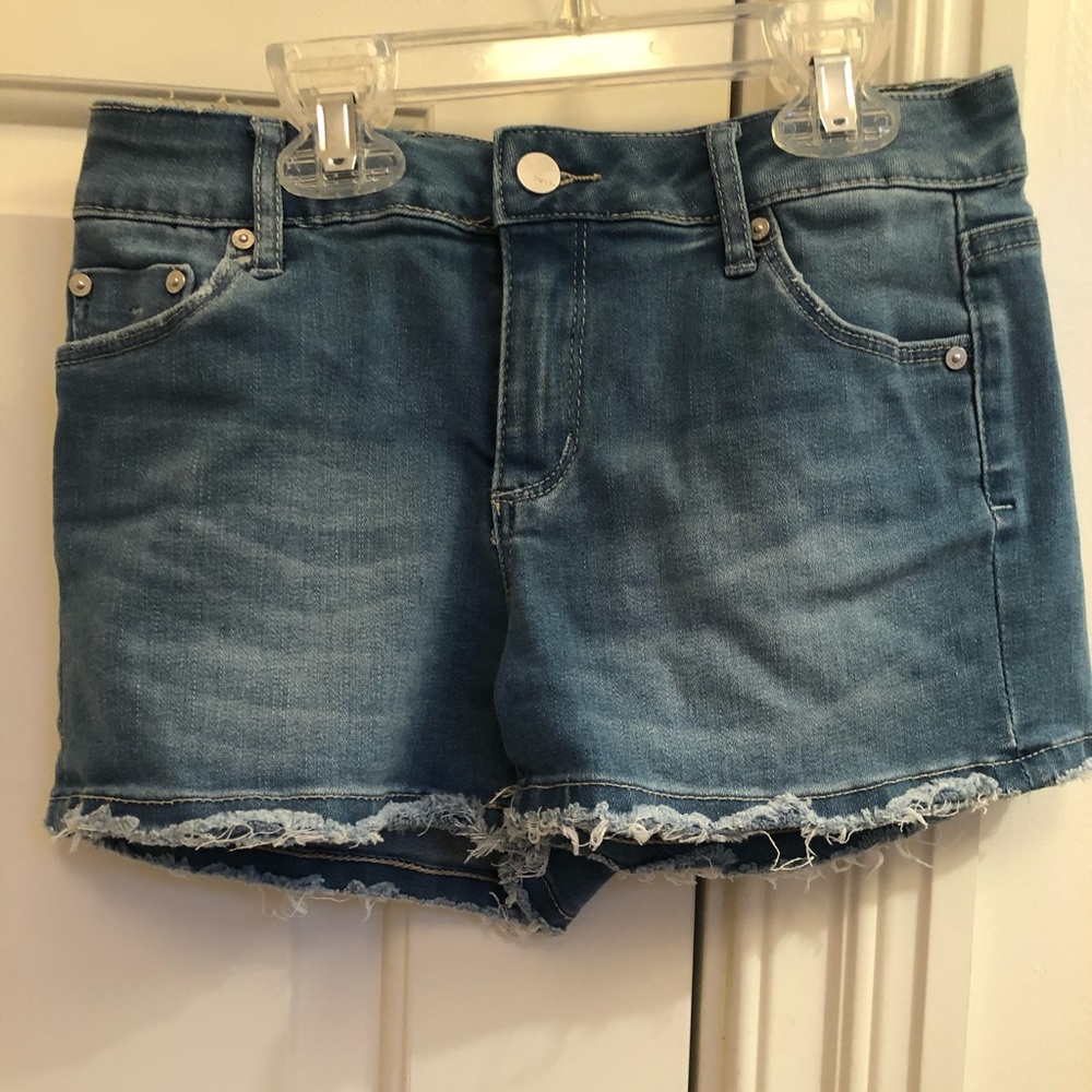 Super cute girls jean shorts